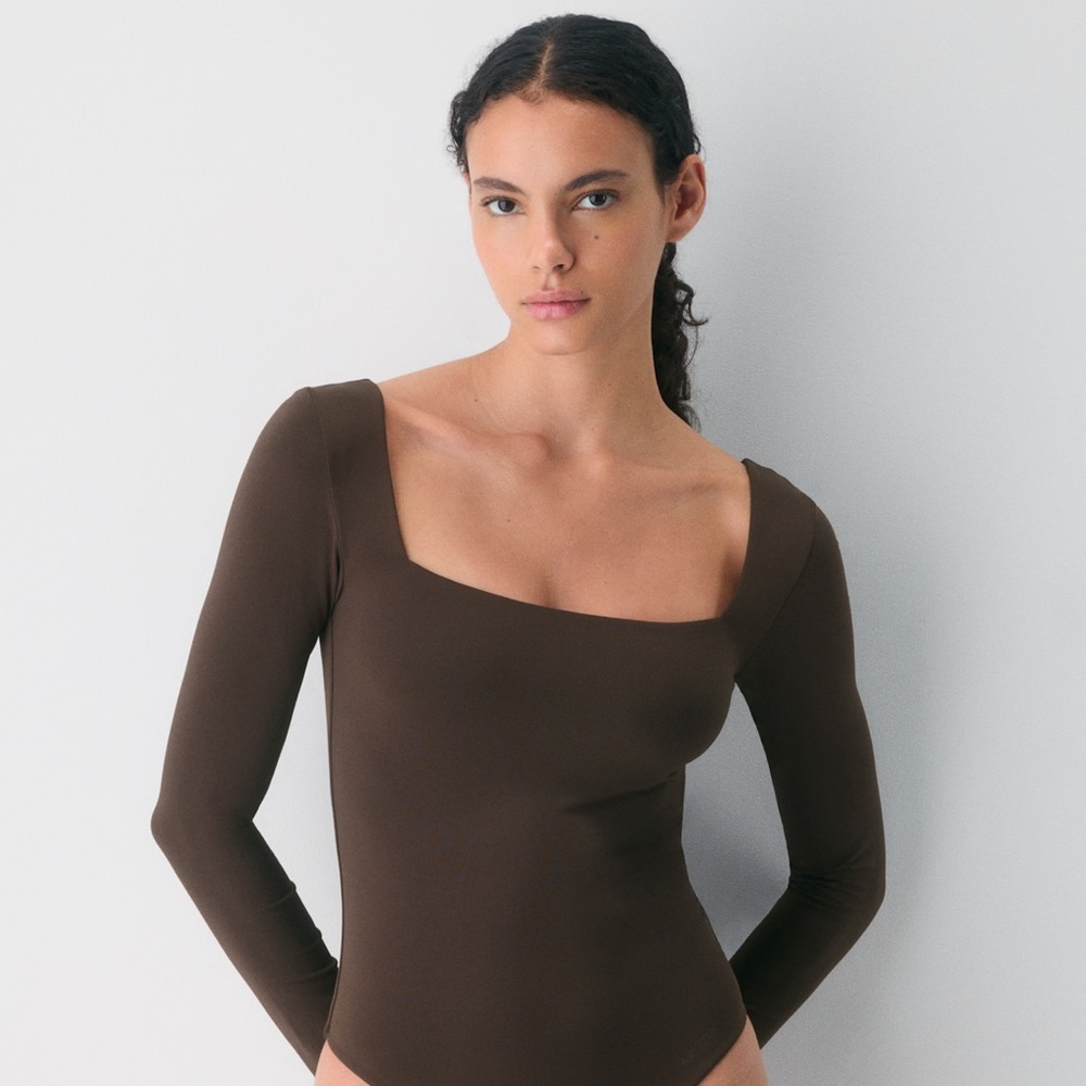 Babaton Square Neck Bodysuit